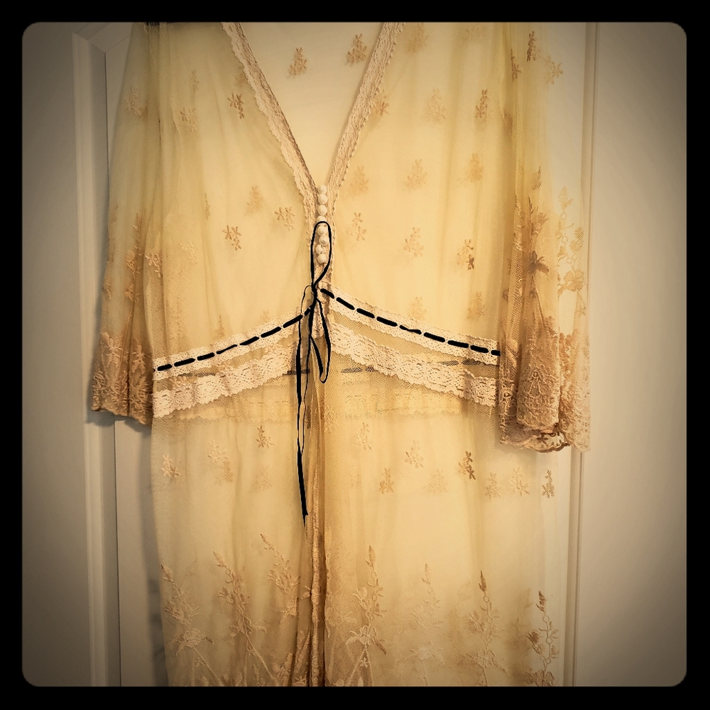 Vintage lace Shrug